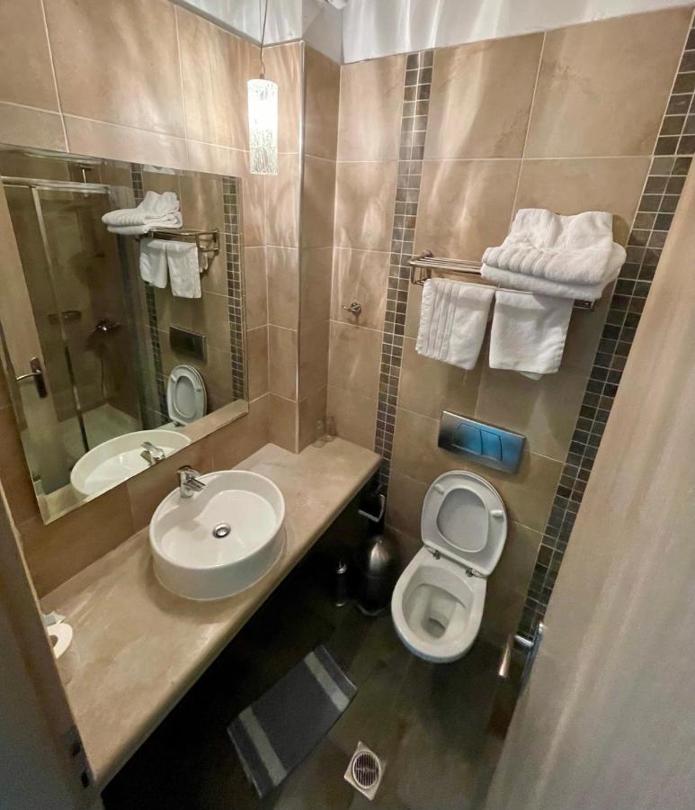 ניי פורי Hotel Afrodite מראה חיצוני תמונה