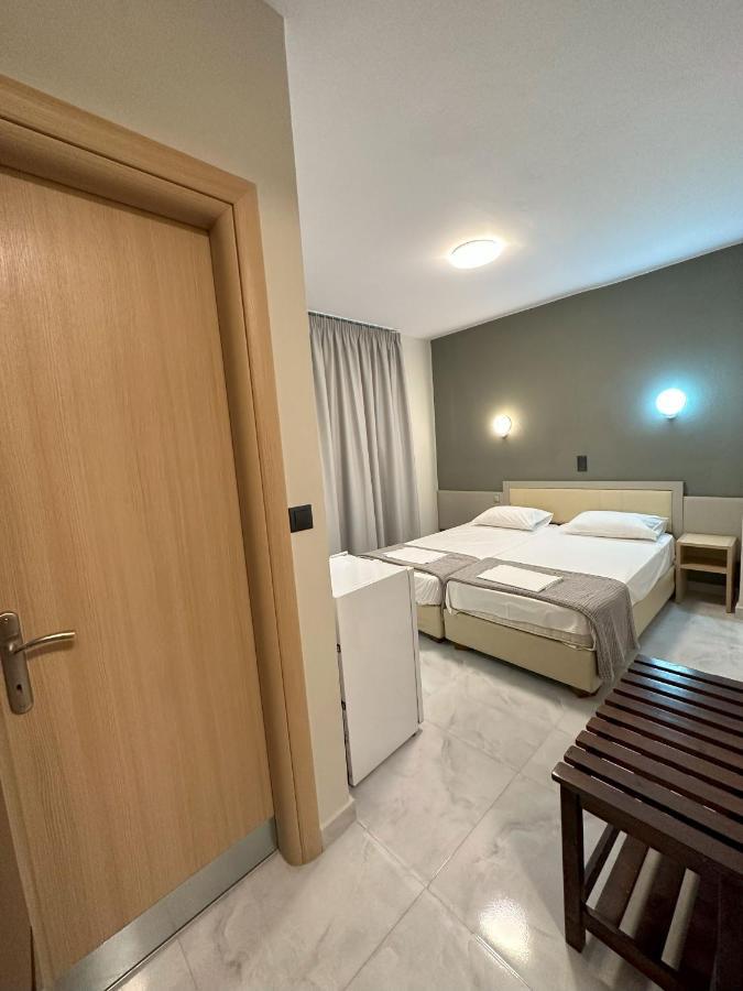 ניי פורי Hotel Afrodite מראה חיצוני תמונה