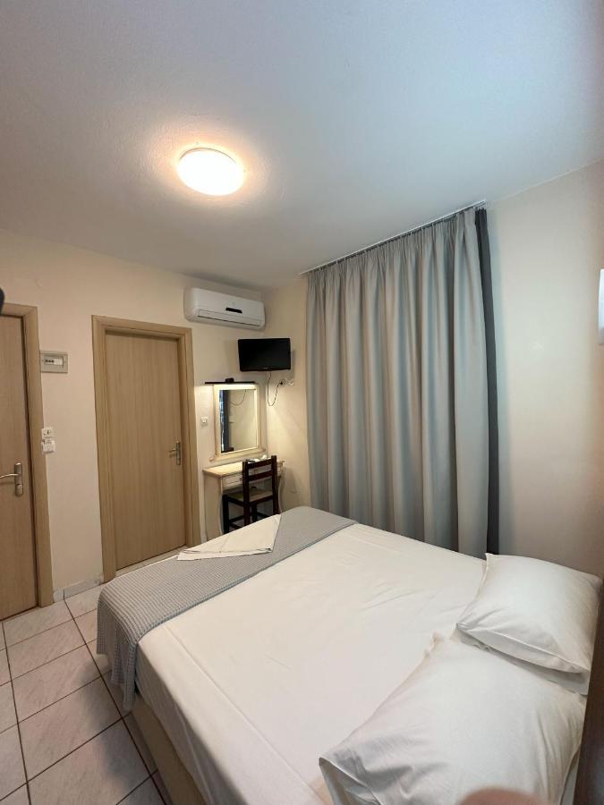 ניי פורי Hotel Afrodite מראה חיצוני תמונה