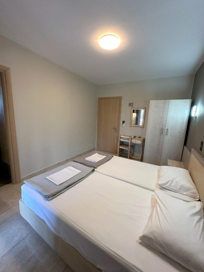 ניי פורי Hotel Afrodite מראה חיצוני תמונה