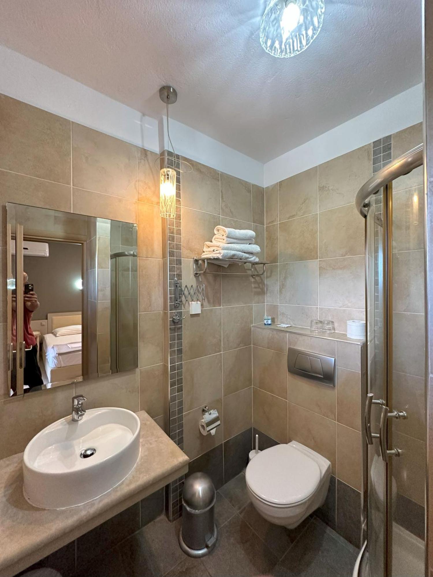 ניי פורי Hotel Afrodite מראה חיצוני תמונה